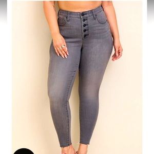 NWT Bombshell Skinny Gray Denim Jeans 18/R